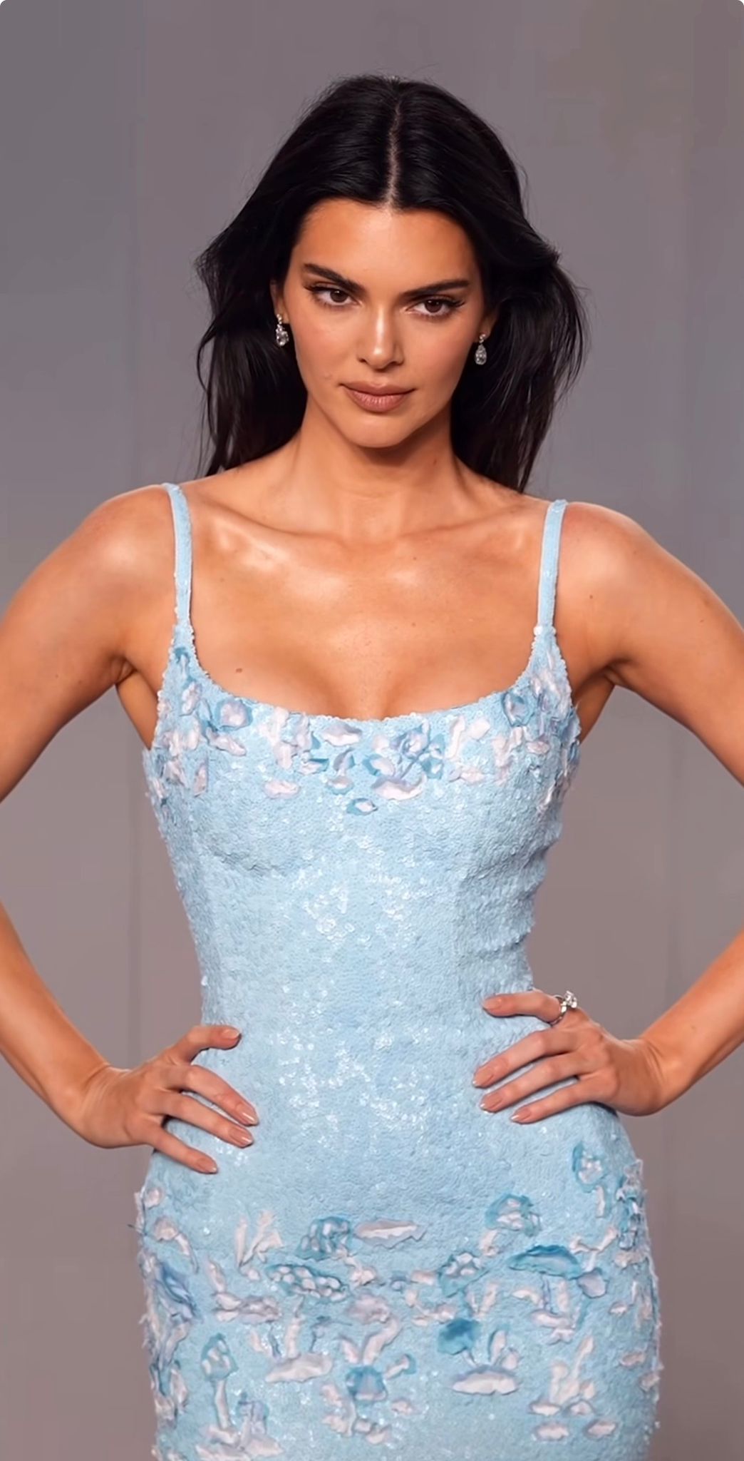 Kendall Jenner in her Chanel by Matthieu Blazy at the Oscars