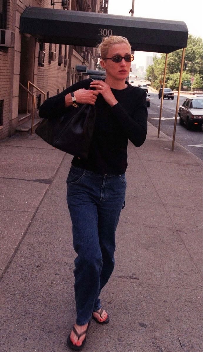 Carolyn Bessette-Kennedy - 90s Minimalist Wardrobe Essentials